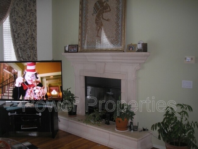 Photo du bâtiment - 138 Discovery Ridge Blvd SW