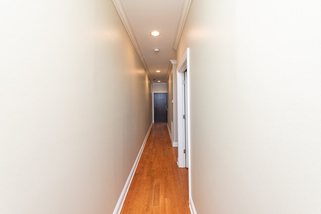 Building Photo - 6217 S Kimbark Ave