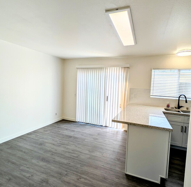 Breakfast area with new window coverings - 19050 Kittridge St