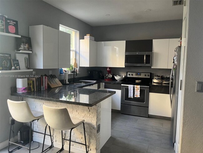 Foto del edificio - 922 SW 149th Ct