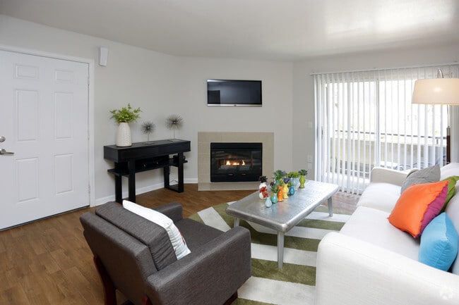 Interior Photo - Ascent