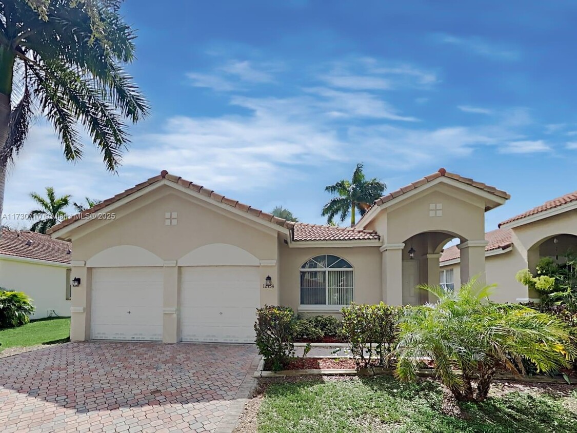 Foto principal - 12754 SW 23rd St