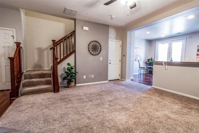 Building Photo - 13637 E Longview Ave