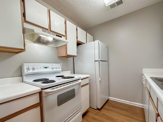 Foto del edificio - 2310 Tina Dr