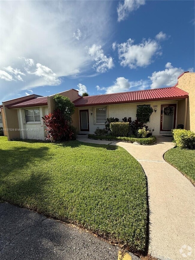 Building Photo - 131 Lake Anne Dr