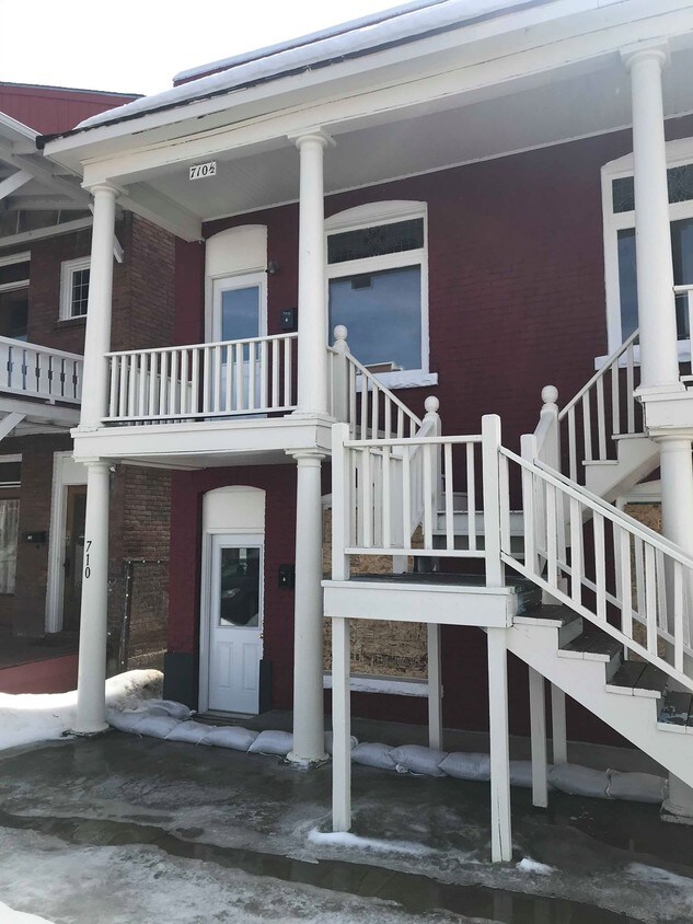 Foto principal - 710 w galena st
