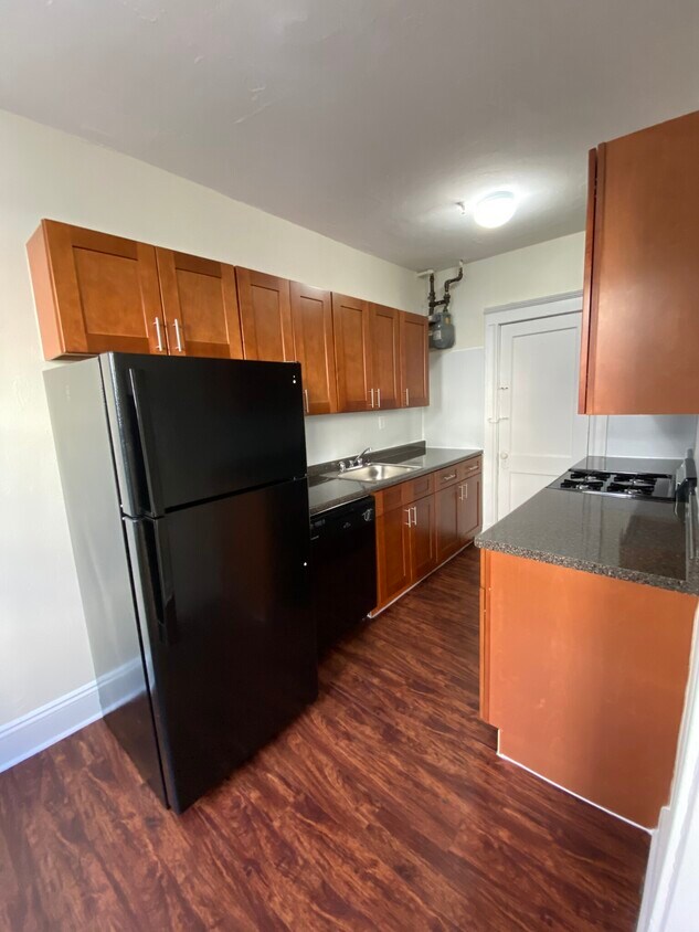 Primary Photo - 1241 Boylston St