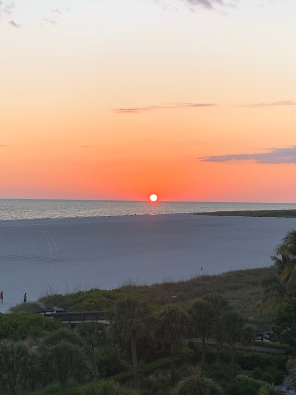 Foto principal - 100 N Collier Blvd