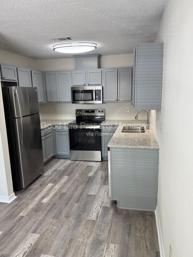 Building Photo - 9980 Bowman Ave