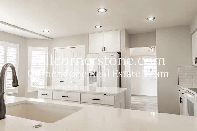Building Photo - 4735 Malcom Ct