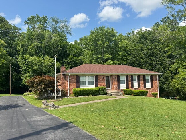 Building Photo - Beautiful 3 Bed 3 Bath Home nestled in St. B!