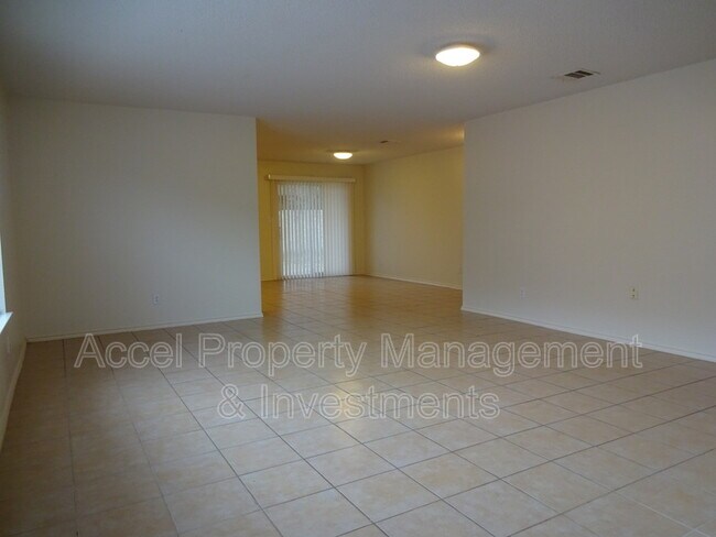 Building Photo - 3109 Queens Ave