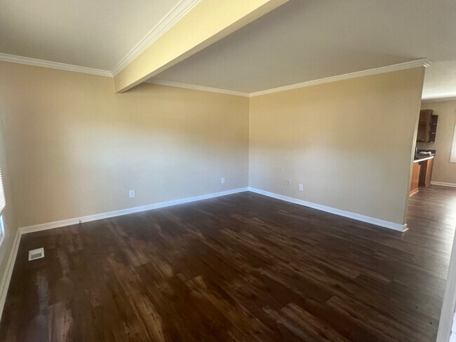 Foto del edificio - 183 Rogers Dr