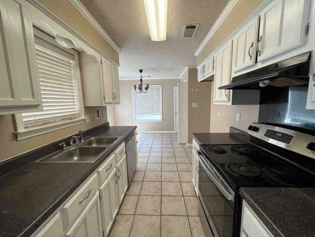 Building Photo - 3123 Woodland Crest Dr