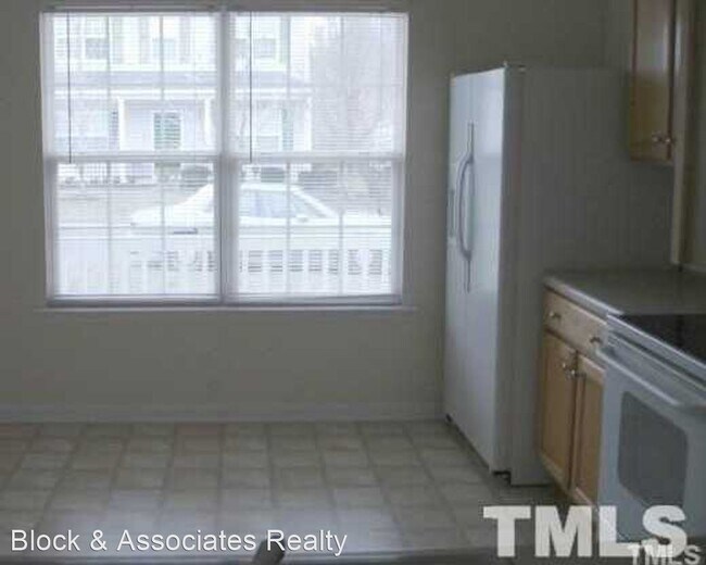 Foto del edificio - 3108 Locust Grove Dr