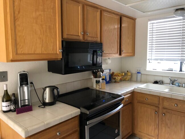 cocina - 528 Hathway Ave