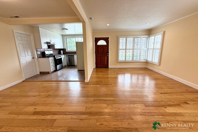 Foto del edificio - 136 Rosewood Way