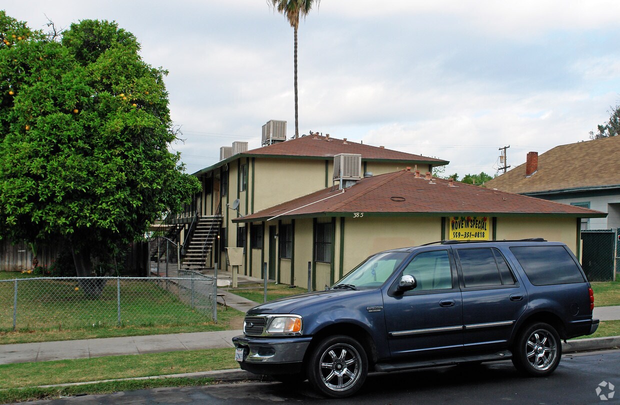 Building Photo - 385 N Calaveras St