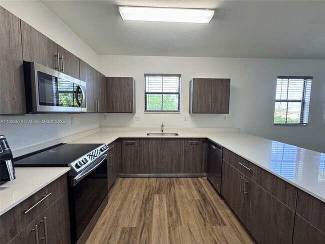 Building Photo - 15540 SW 136th St