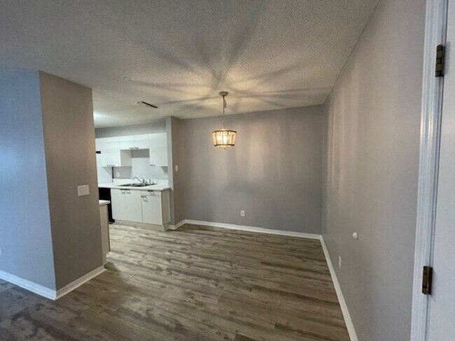 Foto del edificio - 2Bed/2Bath in the heart of Daytona Beach w...