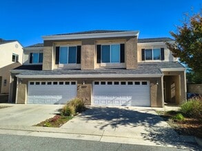 Building Photo - 1365 Browning St