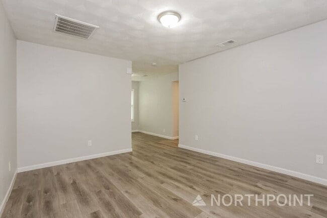 Building Photo - 2632 Sybil Dr