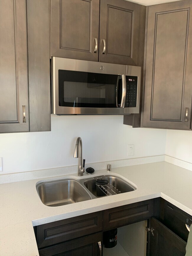 All stainless appliances - 1766 Chalcedony St