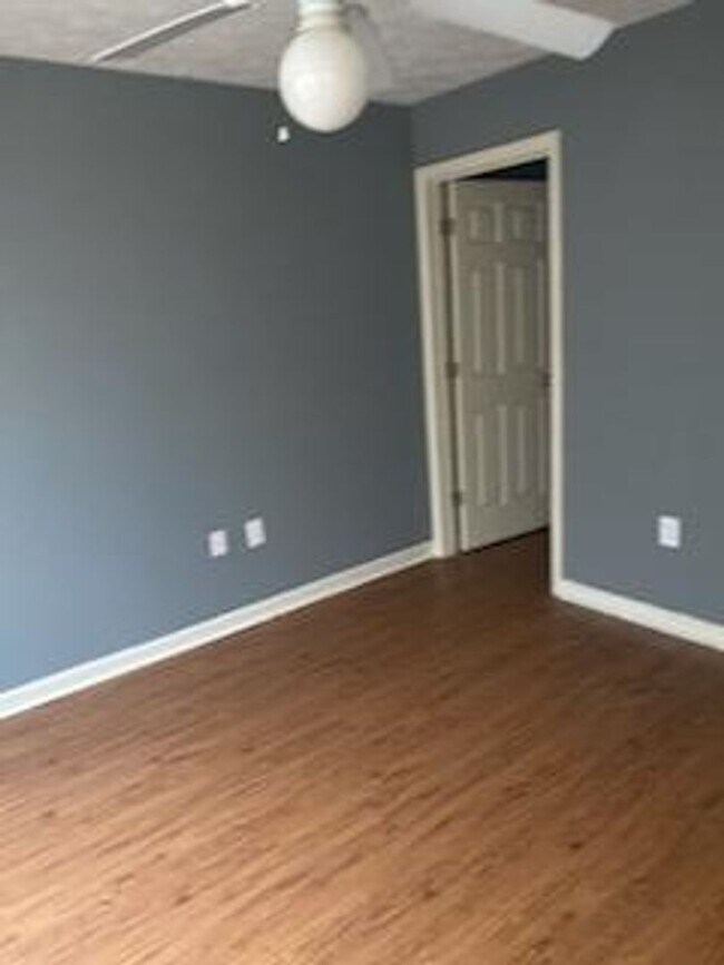Building Photo - Our Least Edge West 2 Bedroom Available in...
