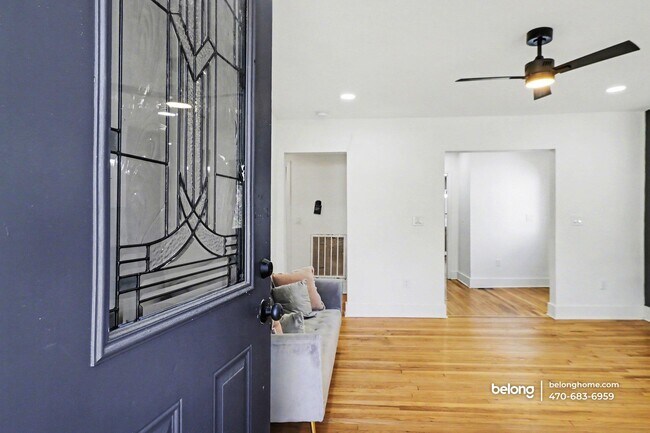 Building Photo - 1866 Thompson Ave