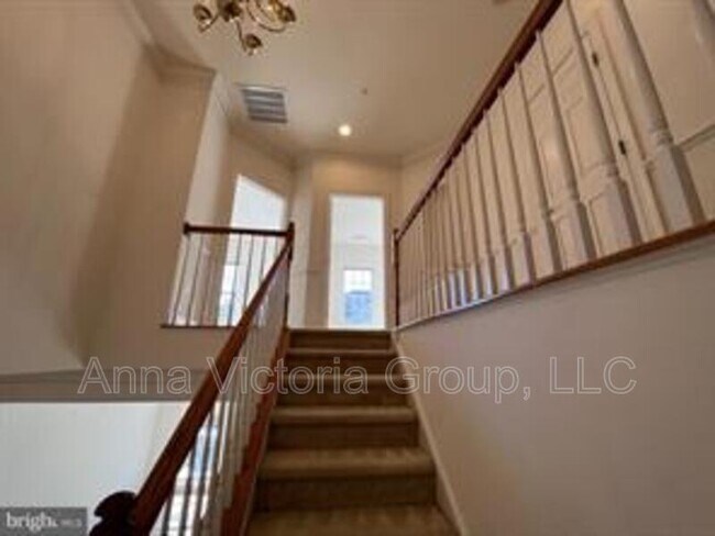 Building Photo - 15808 Buxton Pl