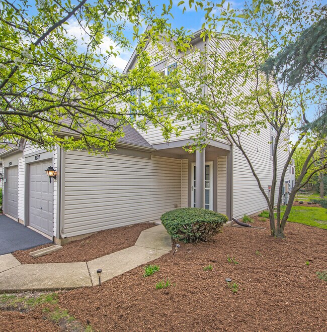 Building Photo - 2527 Bordeaux Ln