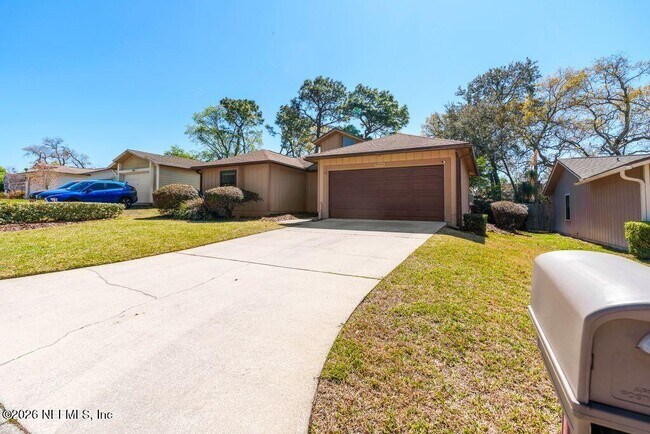 Foto del edificio - 8066 Le Havre Dr N