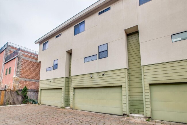 Building Photo - 1605 Bonner St