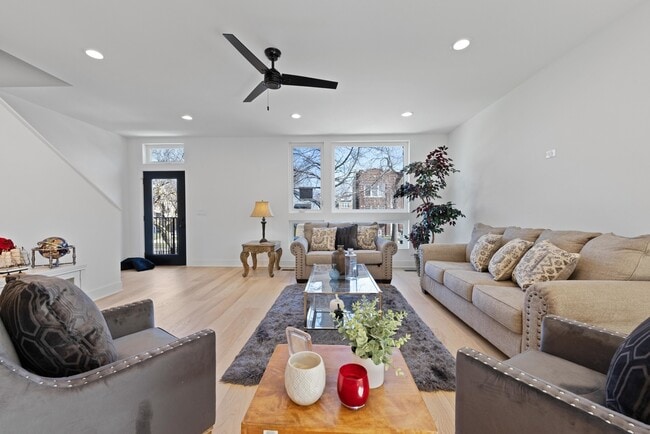 Foto del edificio - 1522 N Leamington Ave