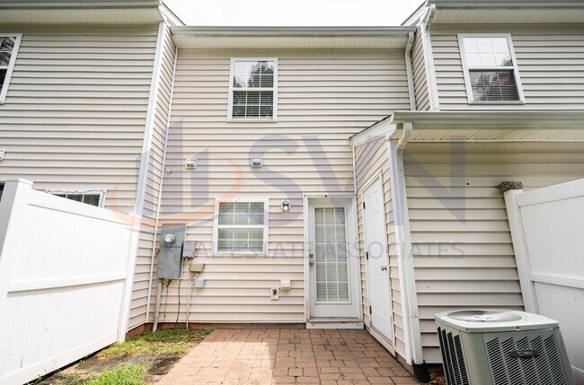 Foto del edificio - Coming Soon, Cozy 2BR, 1.5BA Townhome in Durham Amberlynn Valley Neighborhood