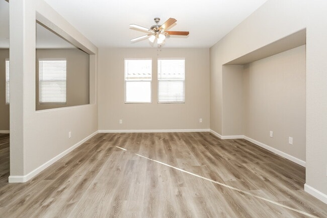 Building Photo - 3604 N Porch Swings Way
