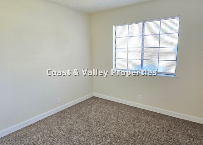 Building Photo - Salinas Home for RENT!!!