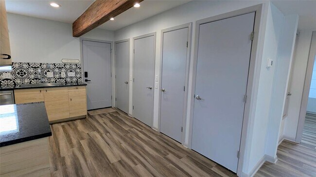 Foto del edificio - 4505 Teri Rd