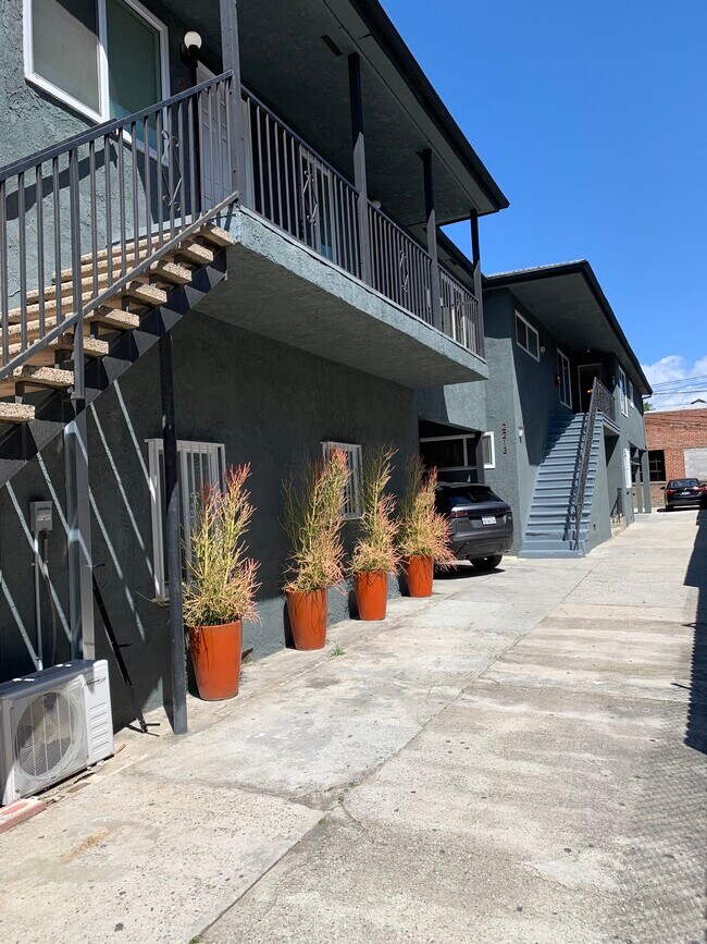 Foto del edificio - 2215 W Court St