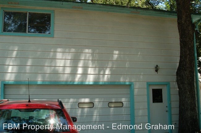 Foto del edificio - 205 W Tyler St