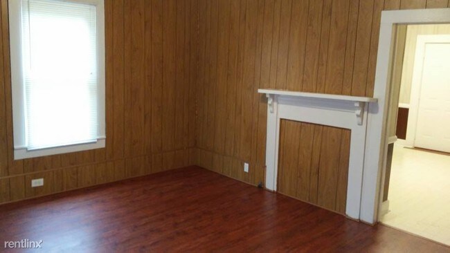 Building Photo - 1107 Plaid St