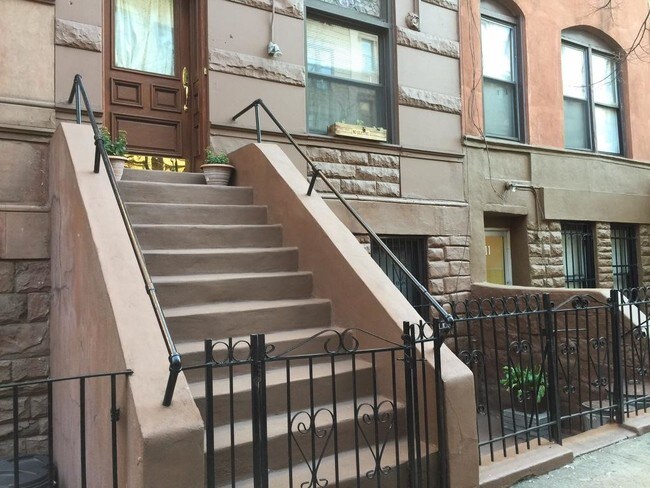 Building Photo - 513 W 144th St