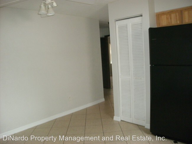 Building Photo - 1109 Flomich St