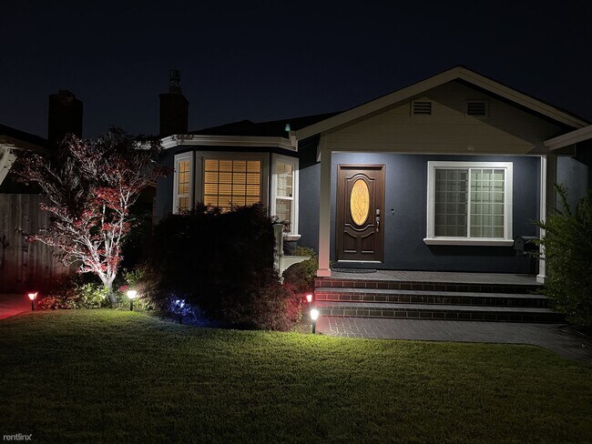 Foto del edificio - 3 br, 2 bath House - 3717 Casanova Drive