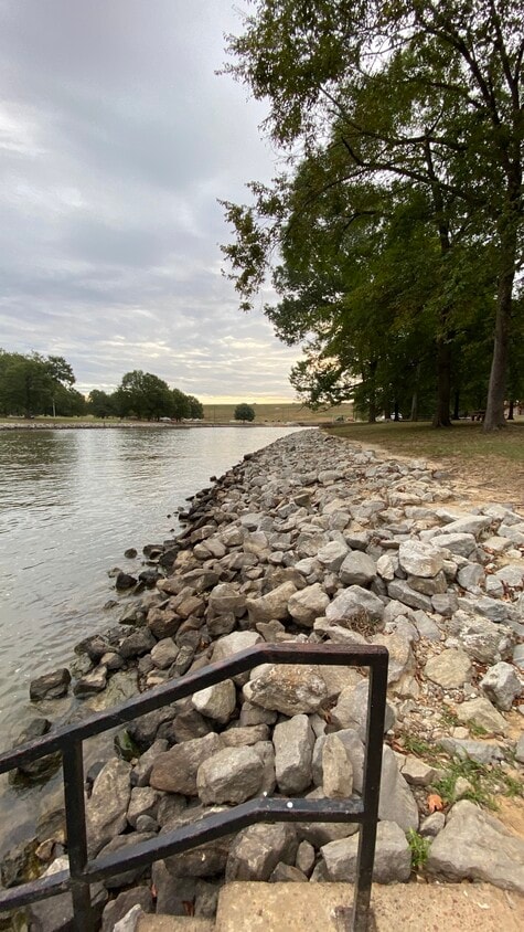 Building Photo - Lynch street apartments