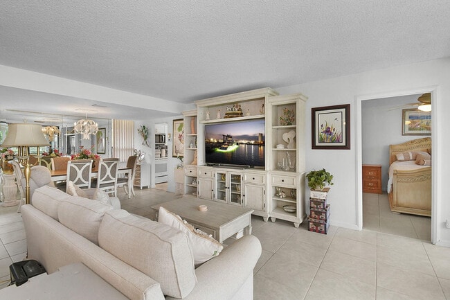 Building Photo - 3412 NE Causeway Blvd