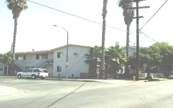 Foto del edificio - 1090 Walnut Ave