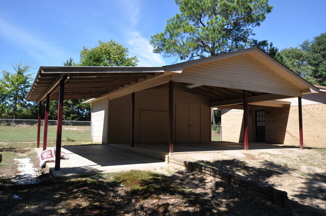 Foto del edificio - COMING SOON! 3 Bedroom 1.5 Bath Rental in ...