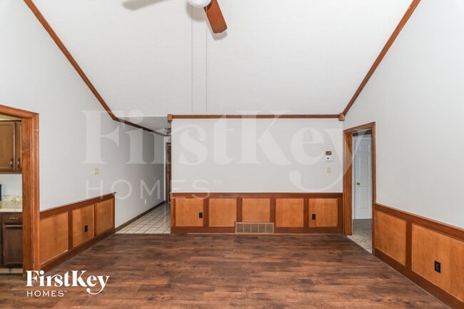 Building Photo - 3083 Dumbeath Rd