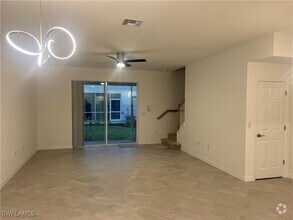 Building Photo - 2827 Blossom Wy